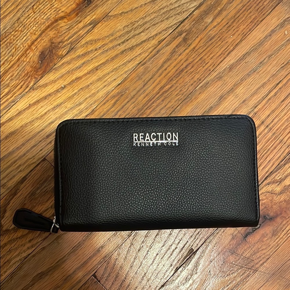 Kenneth Cole Reaction Black Zip-Around Wallet- Never Used/ Like New
